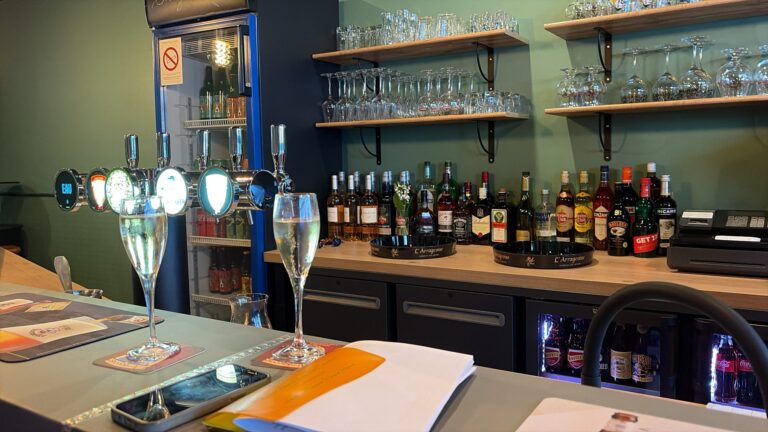 Le Débrief — Bar à Arras | Ambiance, Afterwork & Matchs de Foot photo