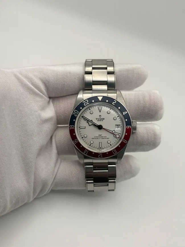 Dial Reserve — Private Luxury Watch Sourcing & Trading
