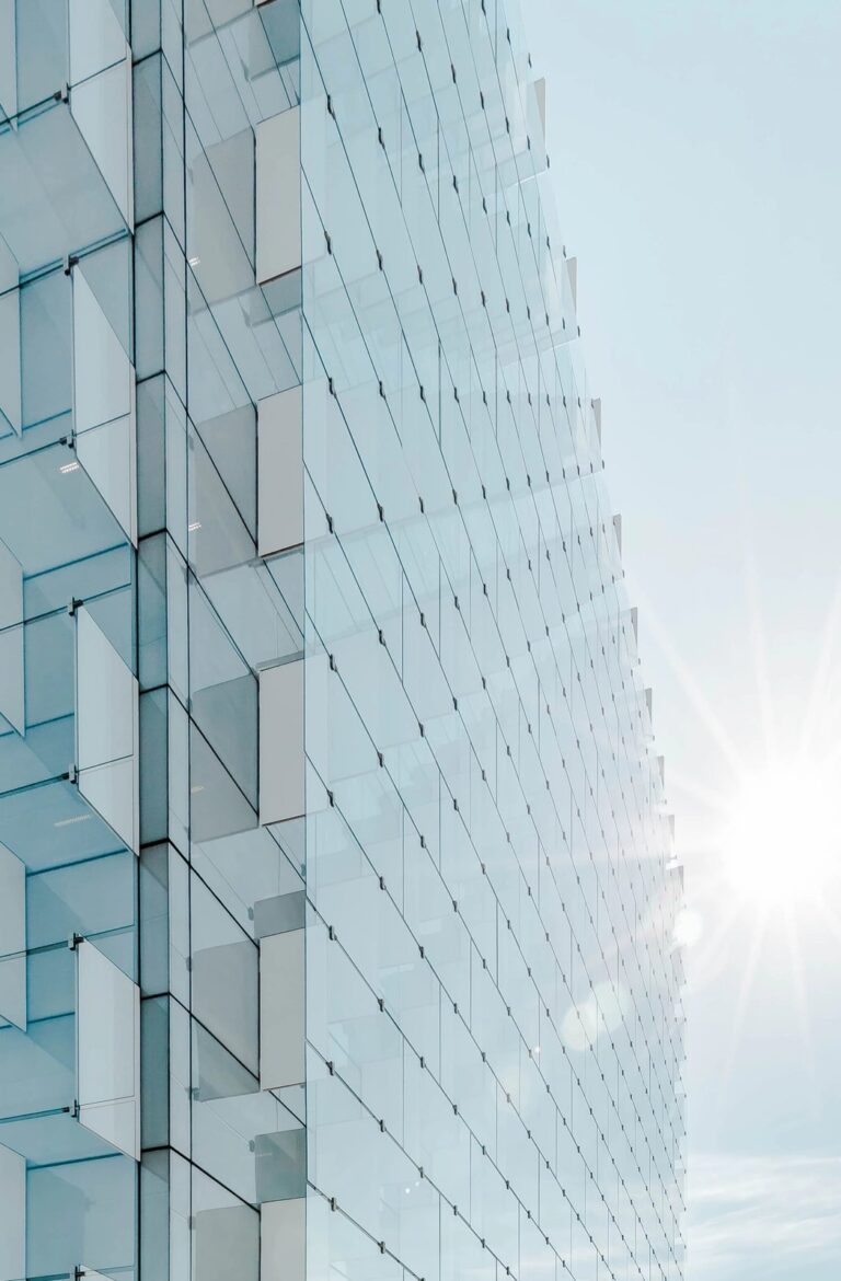 Glasbruch Biel Bern | Schnelle Reparatur & Versicherungsabwicklung | Eni Windows AG Glas-Service