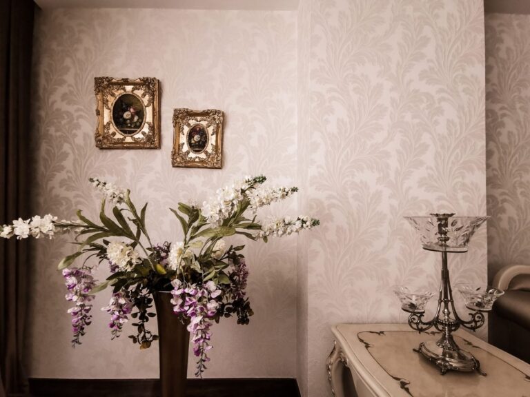 Kirkland Wallpaper Hanging
