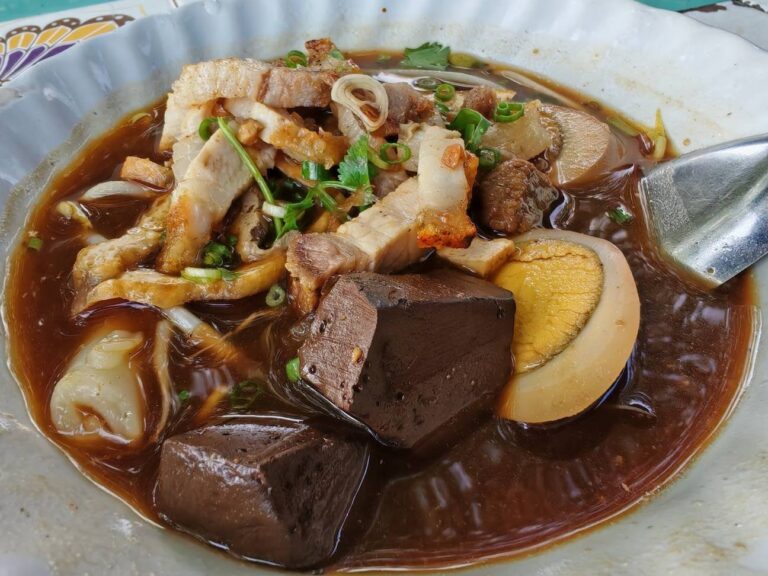 Pa Mai Kuay Jap (ก๋วยจั๊บป้าไหม)