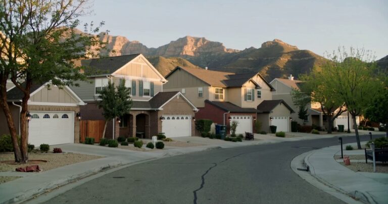 Summerlyn Buys Houses